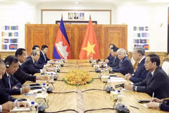 The talks between Vietnamese President To Lam and President of the Cambodian People’s Party and President of the Senate Samdech Techo Hun Sen in Phnom Penh on July 12. (Photo: VNA)