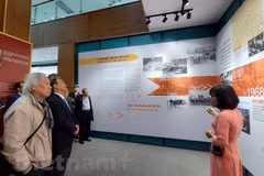 Hanoi exhibition spotlights significance of Paris Peace Accords
