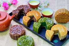 Early-season traditional mooncake sales slower