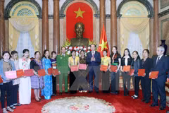 President lauds role models in anti-drug fight