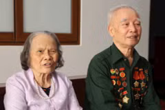 Veteran Hoang Van Bay and his wife Ta Thi Tho (Photo: VietnamPlus)