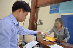 Drivers can send driving licence applications by post