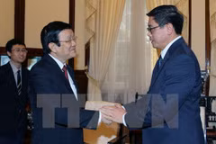 President Sang greets outgoing Singaporean Ambassador