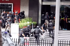 Suicide bomber attacks police station in Indonesia