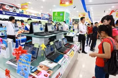 Laptop sales slowed by tablets