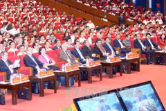 Key officials study 12th Party Congress Resolution