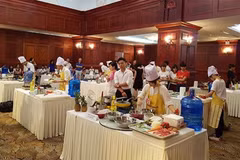 Korean cooking contest takes place in Hanoi