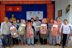 HCM City provides happier Tet for poor people 