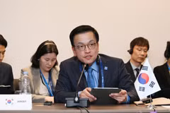 The RoK's Finance Minister Choi Sang-mok speaks at a trilateral meeting with his Japanese and Chinese counterparts in Georgia. (Photo: Yonhap) 