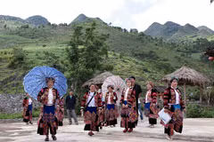 Traditional attire - a cultural feature of Lo Lo people