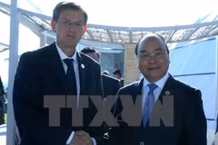 PM talks with Slovenian counterpart on ASEM sidelines 