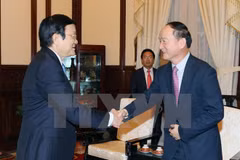 President asked Samsung to help with developing support industry