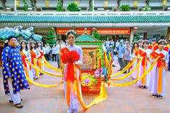 The Ba Chua Xu (Holy Mother of the Realm) Festival on Mount Sam in the Mekong Delta province of An Giang. (Photo: VNA)