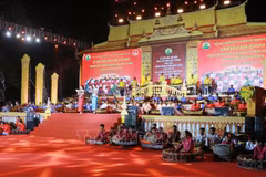 Soc Trang holds largest Khmer five-tone musical performance (Photo: VNA)