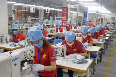 Apparel, footwear industries adapt to market fluctuations