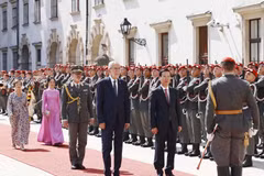President holds talks with Austrian counterpart