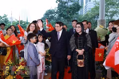 PM begins official visit to Singapore