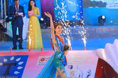 Miss Ha Long crowned in finale night 