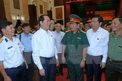 President meets armed forces voters in HCM City