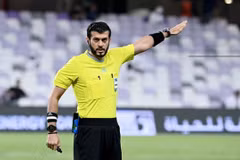 UAE referee Omar Al Ali (Photo: thethaovanhoa.vn)