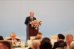 Former General Secretary of the Communist Party of Vietnam Central Committee Nong Duc Manh speaks at the conference marking the 70th anniversary of the Five Principles of Peaceful Coexistence in Beijing, China, on June 28. (Photo: VNA)