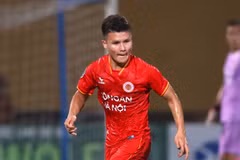 Midfielder Nguyen Quang Hai is expected to play for Consadole Sapporo Club. ( Photo: vovlive.vn) 