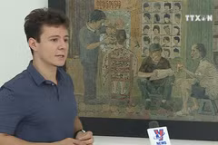 Romanian painter showcases experiences in Vietnam