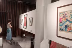 Hang Trong paintings’ value promoted with new experiments on lacquer, silk
