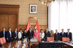 NA Vice Chairman holds talks with Hungarian counterpart
