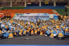 Vietnamese Karate athletes top regional championships