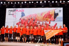 Quang Ninh promotes tourism, awards Clipper Race teams