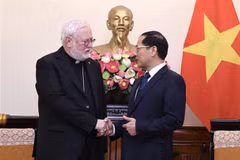 Foreign Minister receives Secretary for Relations with States and International Organisations of Vatican