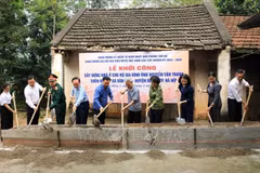 Hanoi builds, repairs houses for poor families