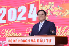 PM meets with representatives of foreign-invested enterprises in Vietnam