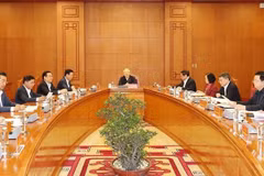 Party leader chairs meeting of personnel sub-committee of 14th National Congress