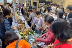 Tet favourites put for sale at HCM City fair