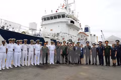  Indian coast guard ship visits HCM City