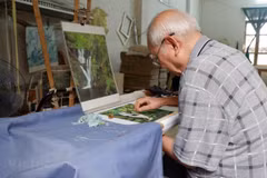 Hanoi's elderly artisan works to keep embroidery craft alive