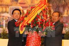 Lao leaders receive Vietnamese Party chief’s special envoy 
