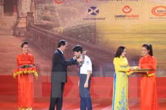 Ninh Binh province honours students, athletes