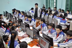 Vietnam posts social activities on internet 