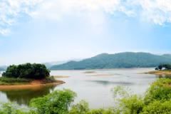 Automatic station monitors water quality of Nui Coc Lake
