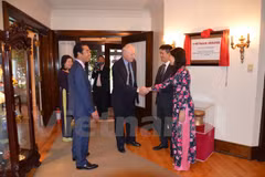 Vietnam honours Canadian officials for boosting bilateral ties 