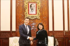 Vice President vows support for Manulife Financial Corp