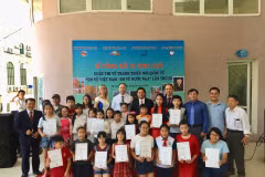 Winners of Vietnam-Russia painting contest honoured
