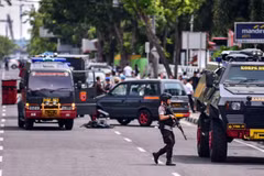 Indonesia arrests terror suspects 