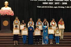 HCM City honours 778 outstanding students