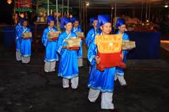 Hue festival: Heaven-and-Earth-worshipping ritual re-enacted