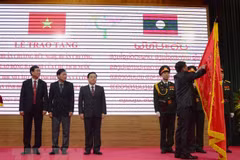 Laos awards Order of Friendship to People’s Committee of Dien Bien