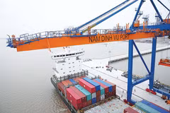 Nam Dinh Vu deep-water port records high productivity 